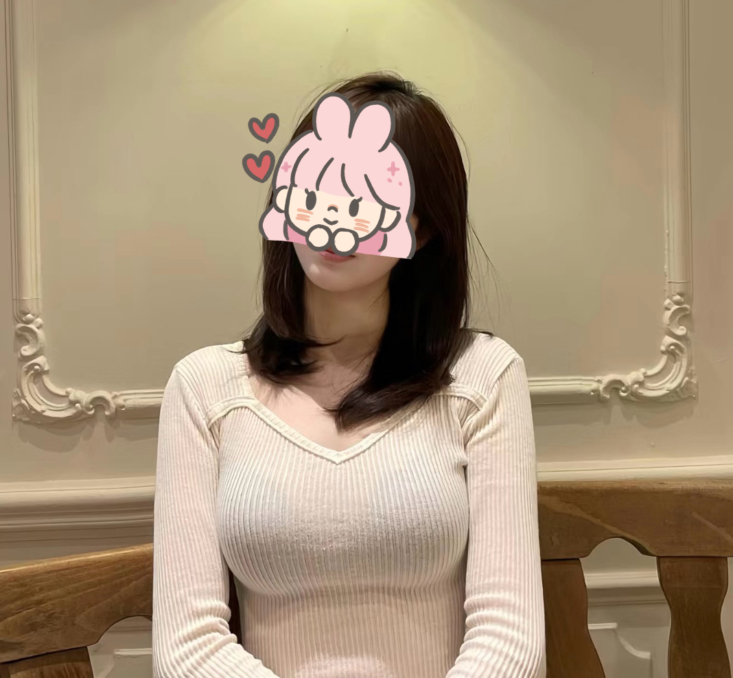 24岁网红隆胸,平胸成功逆袭d杯美胸!